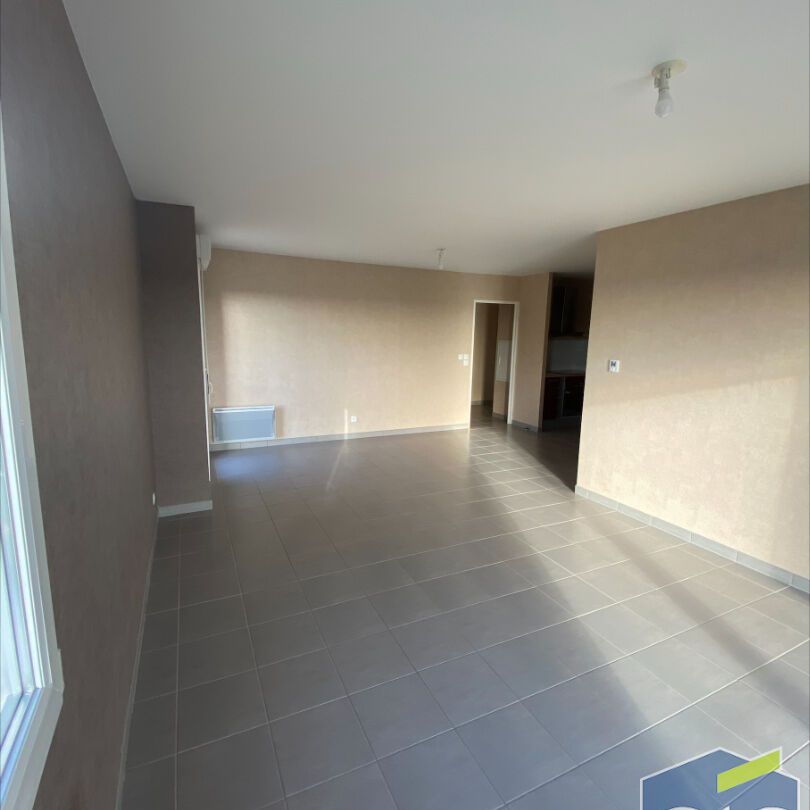 Location Appartement 3 pièces 77m² - Photo 1