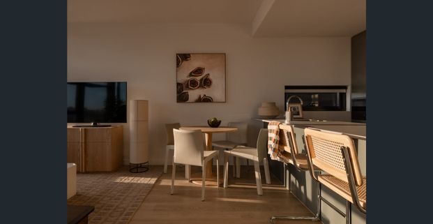 High-Floor 2 Bedroom with Spectacular City Views – $1105/week - Photo 1