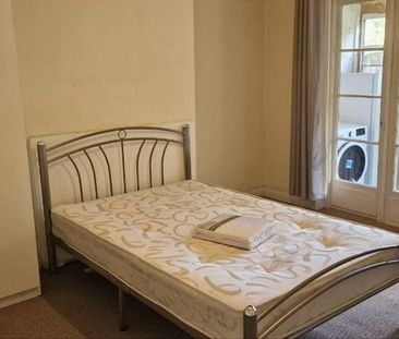 4 bedroom terraced house to rent - Photo 2