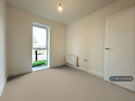 2 bedroom flat to rent - Photo 4