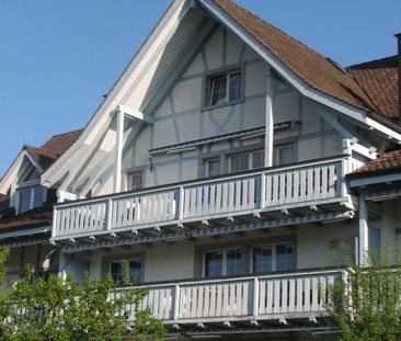 Grosszügige 5-Zimmer-Wohnung mit Cheminée und Balkon in Neerach - Foto 6