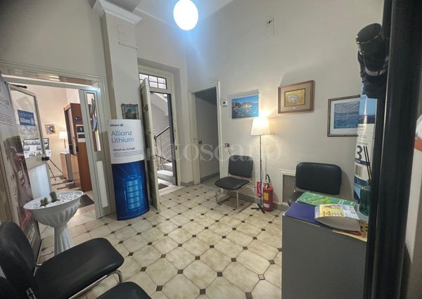 Casa a Messina in Via Cesare Battisti Messina, Battisti - Avignone