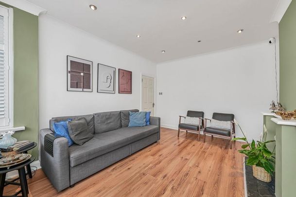 4 bedroom terraced house to rent - Photo 1