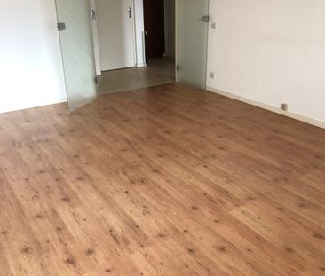 BELLIGNAT, dans copropriété appartement T2 d'environ 55m² avec balcon. - Photo 4