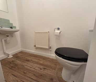 4 bedroom townhouse to rent - Photo 4