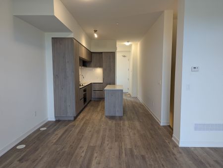 For Lease - 9 Steckley House Lane Unit# 513, Richmond Hill, Ontario - Photo 2