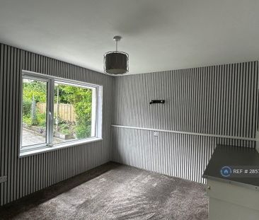2 bedroom maisonette to rent - Photo 6