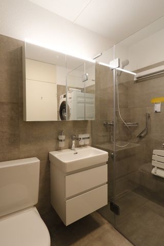 Helle, stilvolle und komplett renovierte 4.5 Zimmer-Wohnung - Foto 5