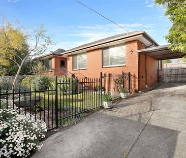 2/8 Stapley Crescent, Chadstone VIC 3148 - Photo 4