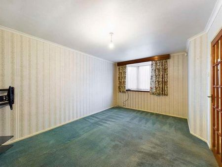 Bishopswood Road, Tadley, RG26 - Photo 2