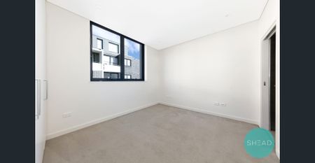 LUXURIOUS & CONVENIENT NORTH SHORE LIVING - Photo 4