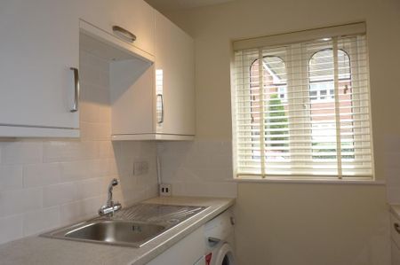 1 bedroom ground floor flat to rent - Photo 4