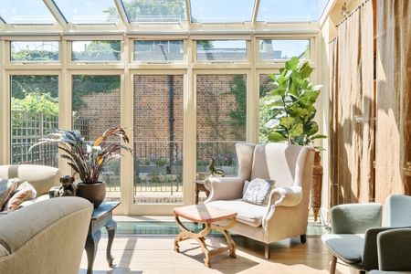 5 bedroom end of terrace house to rent - Photo 2