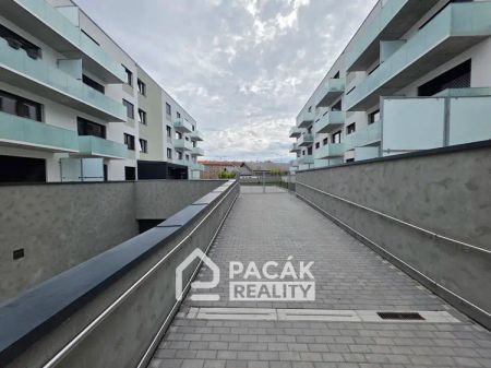 Pronájem nového bytu 2+kk s lodžií a garážovým stáním v Olomouci, tř. Jiřího Pelikána - Fotografie 3
