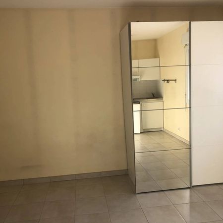 Studio de 20 m² à 3 minutes du RER A. - Photo 4