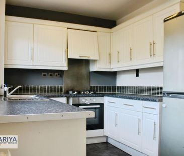 2 bedroom semi-detached house to rent - Photo 3