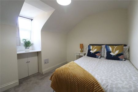 2 Bedroom Flat / Apartment - Westridge Road, Southampton - Photo 2