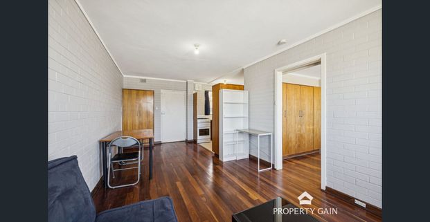 For Rent: 1-Bedroom, 1-Bathroom Unit - Partly Furnished - Offering a convenient lifestyle in a prime Crawley location near UWA - Photo 1
