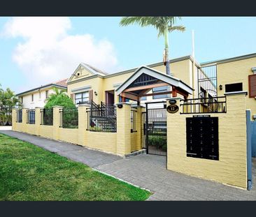 Modern One Bedroom Studio in the Heart of New Farm - Photo 6