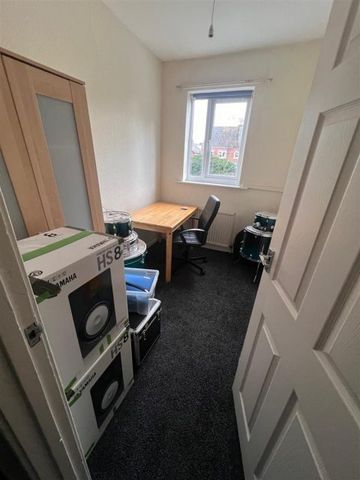 13 Penley Street, Sharrow - Photo 3