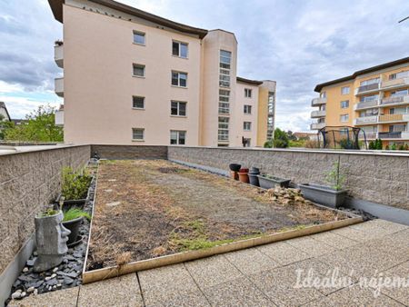 Pronájem bytu 1+kk 38 m2 - Fotografie 4