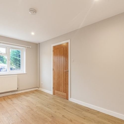 Poolside Close, Banbury - Photo 1