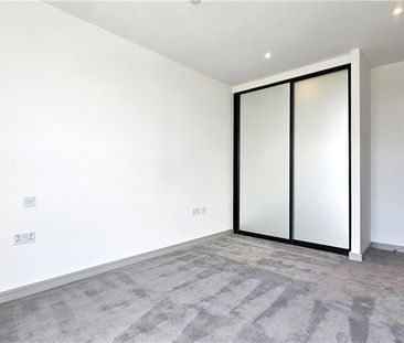 Eden Grove, Staines-upon-Thames, Surrey, TW18 4ZW - Photo 4