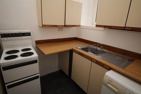 2 bedroom flat to rent - Photo 3
