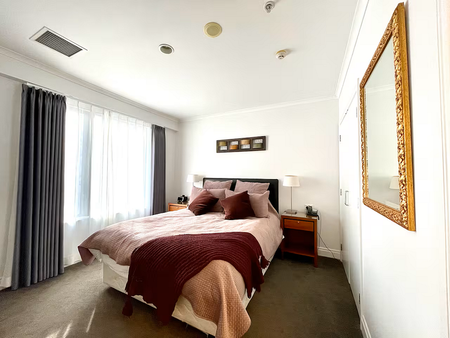 Central Apartment with Carpark, Pool & Gym - Photo 2