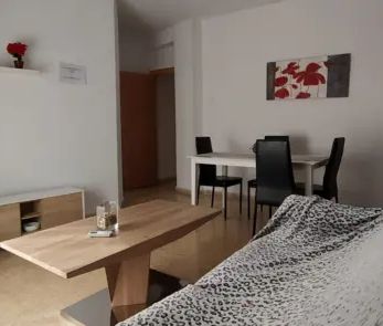 Piso en alquiler en Plaza de la Merced - Photo 1