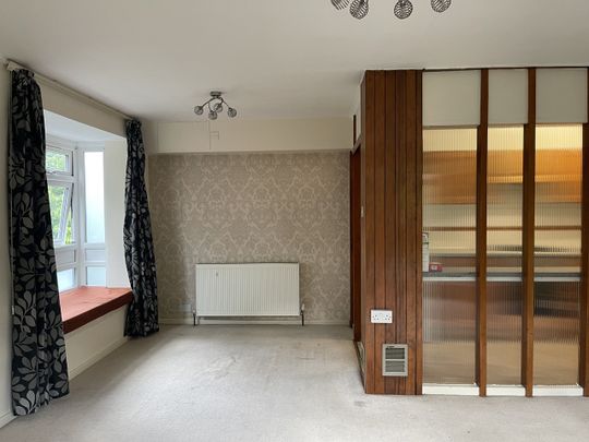 2 Bed Flat, Maresfield, CR0 - Photo 1