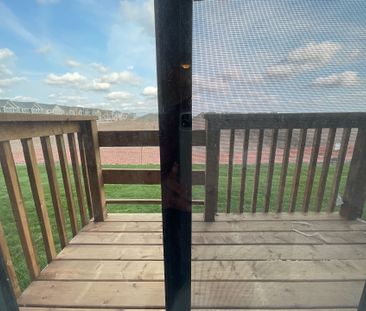 For Lease - 242 Port Crescent, Welland, Ontario - Photo 3