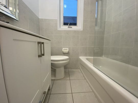 For Lease - 92 Holwood Avenue Unit# Main, Toronto, Ontario - Photo 1
