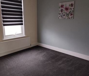 3 Bed Flat, Wingford Road, SW2 - Photo 3