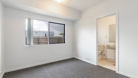 10 Sandon Place, Kelso QLD 4815 - House For Rent | Domain - Photo 3