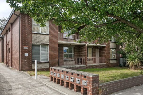 Two Bedroom Unit in a Perfect Location - Photo 1