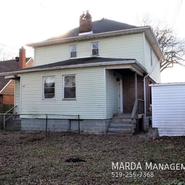 RENOVATED 2-BEDROOM/1-BATH HOME + UTILITIES! - Photo 1