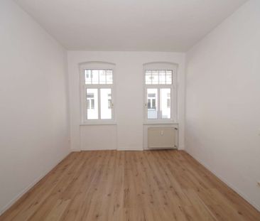 Aufgepasst: renovierte 3-Zimmerwohnung mit Einbauküche im Zentrum! - Foto 1