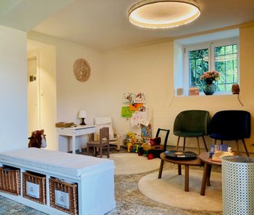 Living at Villa Rosa - Photo 4