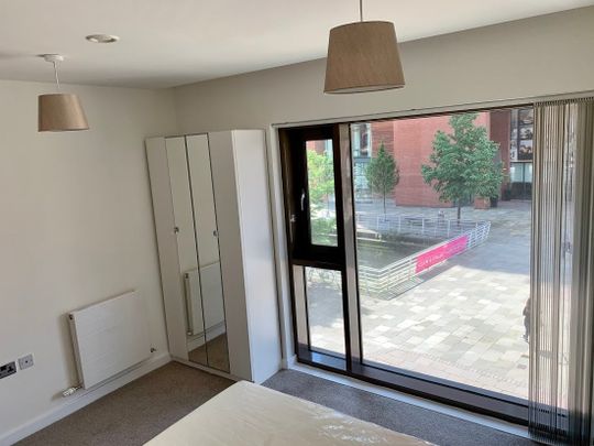 1 Bed Flat, Watermans Place, LS1 - Photo 1