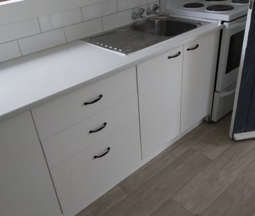 Cute Cottage living at Capstick - Photo 1
