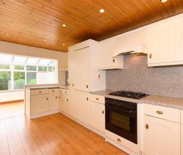 4 bedroom semi-detached house to rent - Photo 6