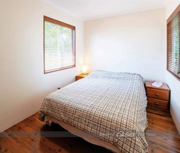 HOUSE WITH VIEWS AT GREEN POINT! - Photo 1