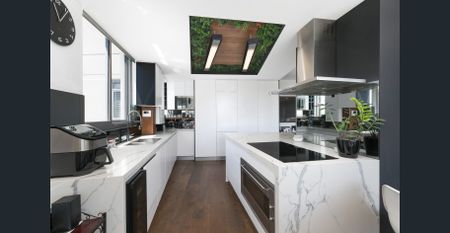 Bright | Modern - Photo 3