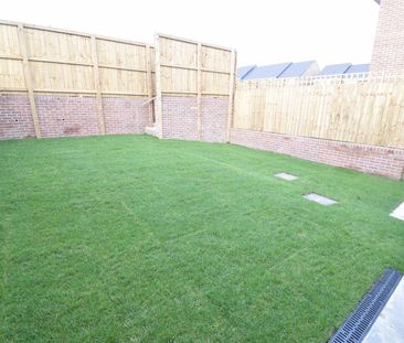 Yarn Crescent, Lupset, Wakefield - Photo 5