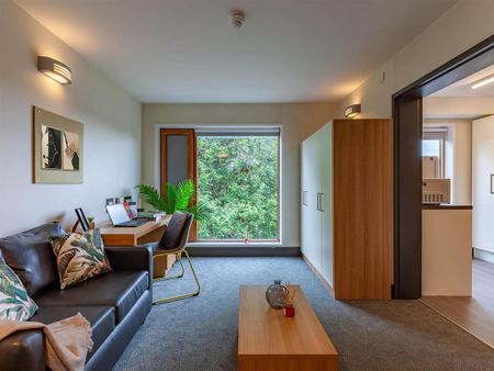 1 bedroom in a flat share to rent - Photo 5