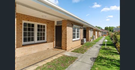 Charming Solid-Brick Unit - Photo 2