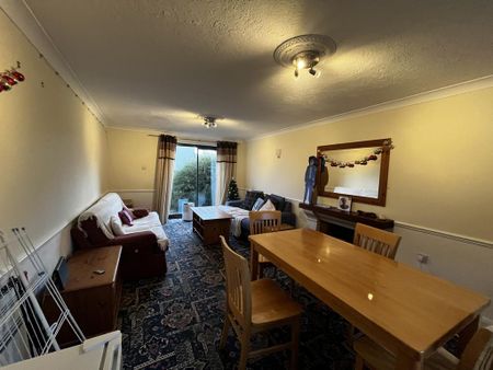 4 bedroom detached house to rent - Photo 2