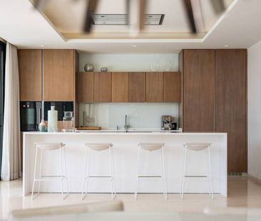 Luxury 6 bedroom Detached House for rent in Marbella, Spain - Photo 6