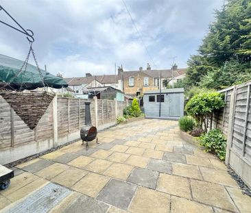 3 bedroom terraced house to rent - Photo 6